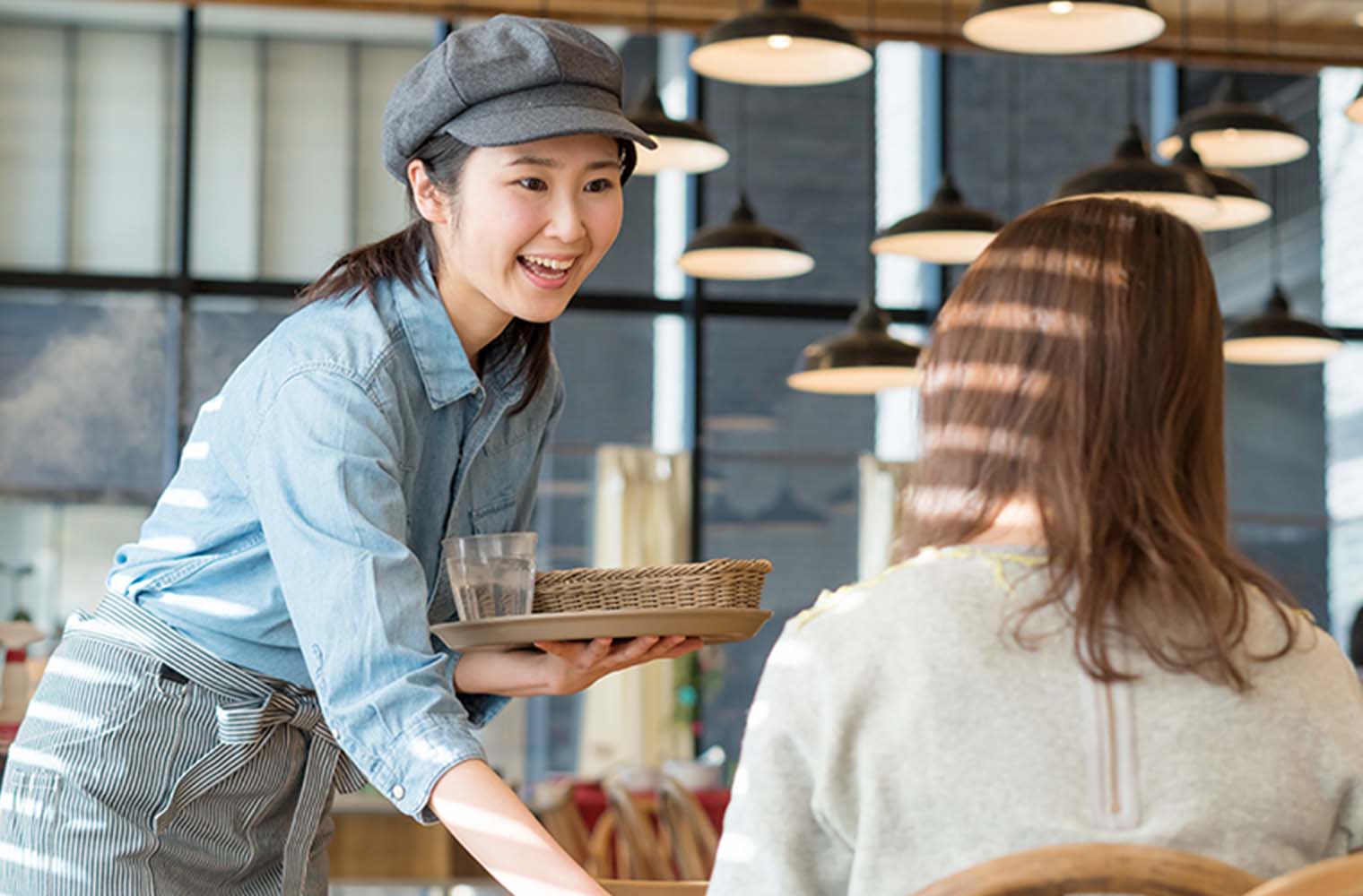 人前に出る仕事をしている方